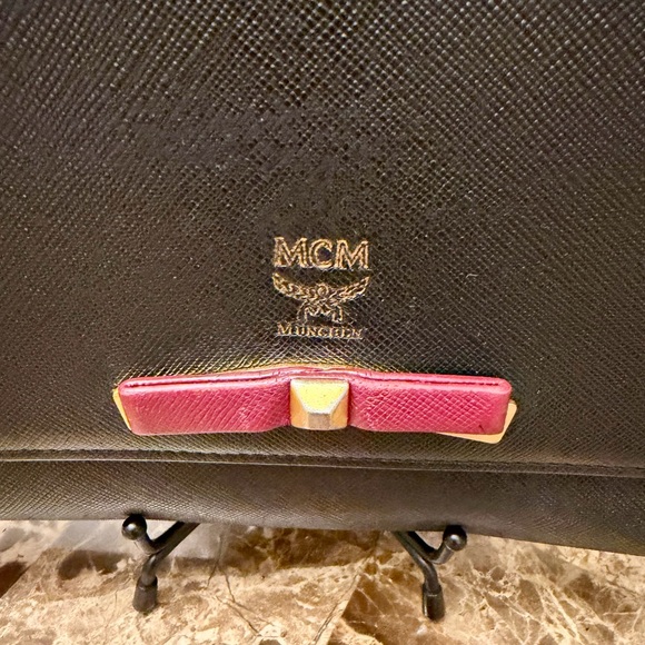 ⭐️⭐️MCM Mina Crossbody Bag with Gold Chain (COA) - Picture 3 of 13